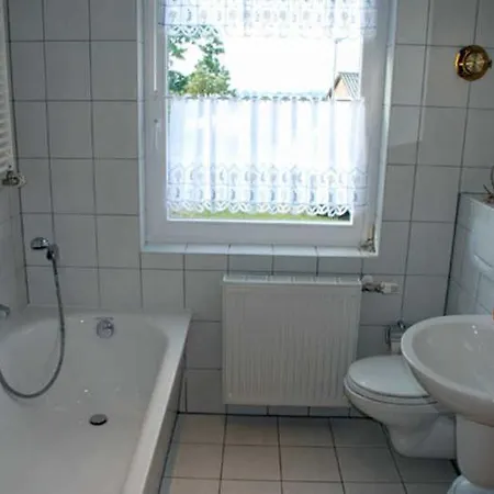 4 - Sterne Am Brink Mit Gartenter Und Meerblick Apartment Gager